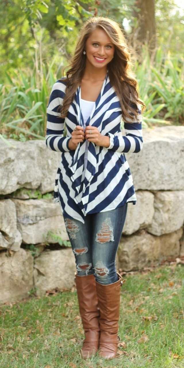 jesenný outfit-škola-roztrhané rifle-hnedá-topánka-tunika