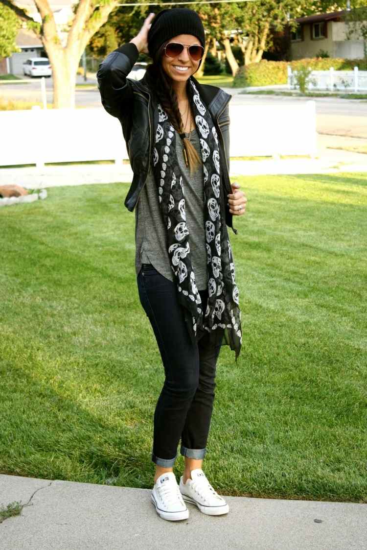 Jesenný outfit so skľučovadlami a sedemosmi nohavicami jesenné oblečenie skrášľuje biely klobúk šatka vzor nohavice sedem osminiek