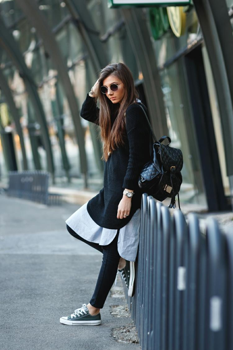 Jesenný outfit v pouličnom štýle so skľučovadlami jesenný outfit skľučuje pouličný štýl nápad sveter ruksak