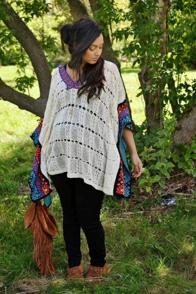 Vyberte si pončo na jeseň pončo farebné nápady jesenného štýlu nohavice čierne