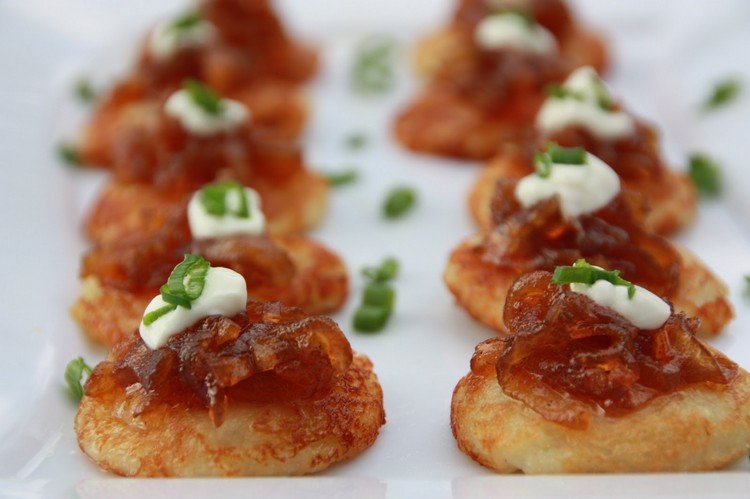 jesenné recepty-nápady na brunch-zemiaky-palacinky-glazované-jablká