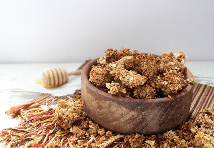 jeseň-recepty-brunch-nápady-energetické-tyčinky-orechy-med