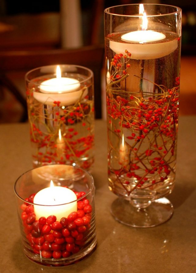 plávajúce sviečky zdobené romantické bobule svadba