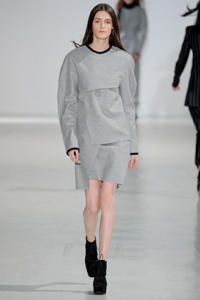 Módne nápady sivé zimné šaty 2014 2015 sivé zimné šaty 2014 2015 CostumeNational4