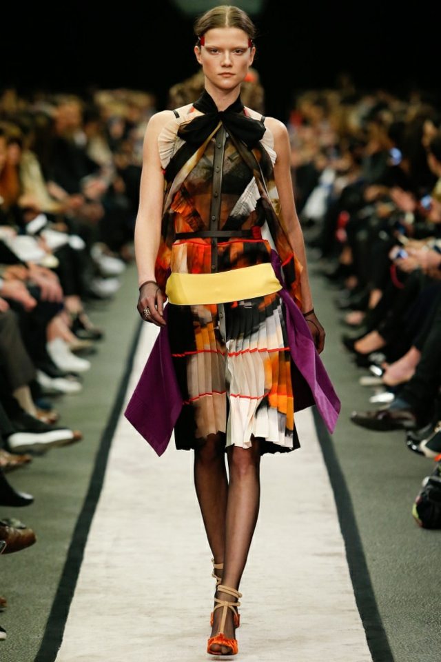 Koktejlové šaty na jeseň 2014 2015 Koktejlové šaty 2014 2015Givenchy4