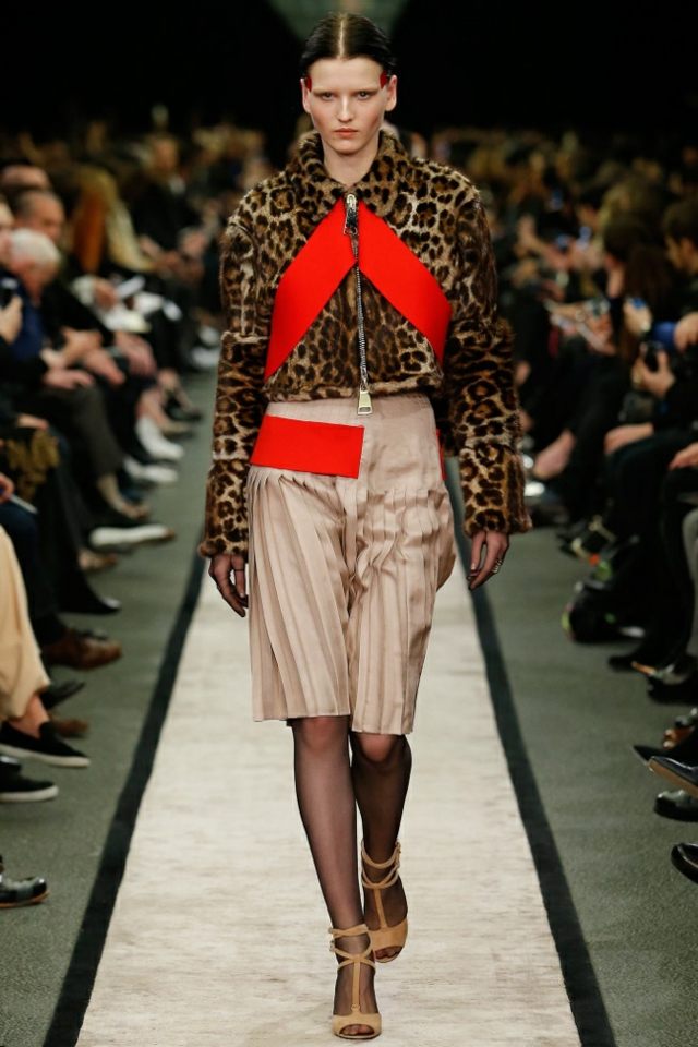 Jesenná bunda zvierací vzor moderná 2014_2015 Zvierací vzor moderný 2014_2015Givenchy5