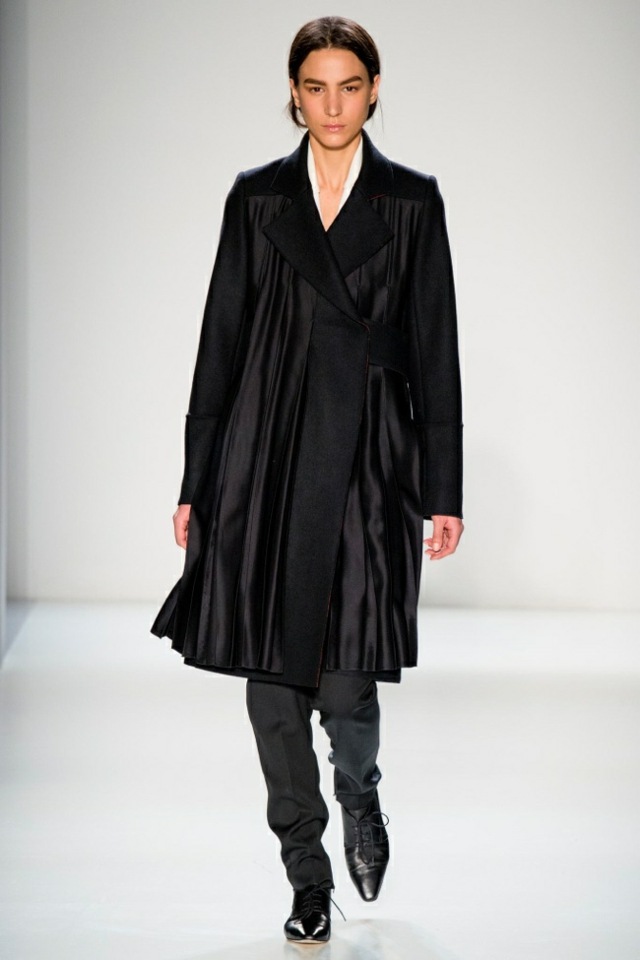 Látkový kabát čierny 2014 2015 Čierny kabát 2014 2015 Victoria Beckham