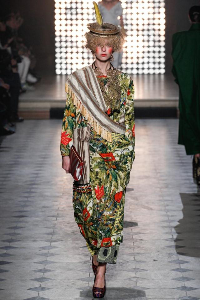 Trendy móla jeseň móda 2014 2015 Móla jeseň móda 2014 2015 Vivienne Westwood