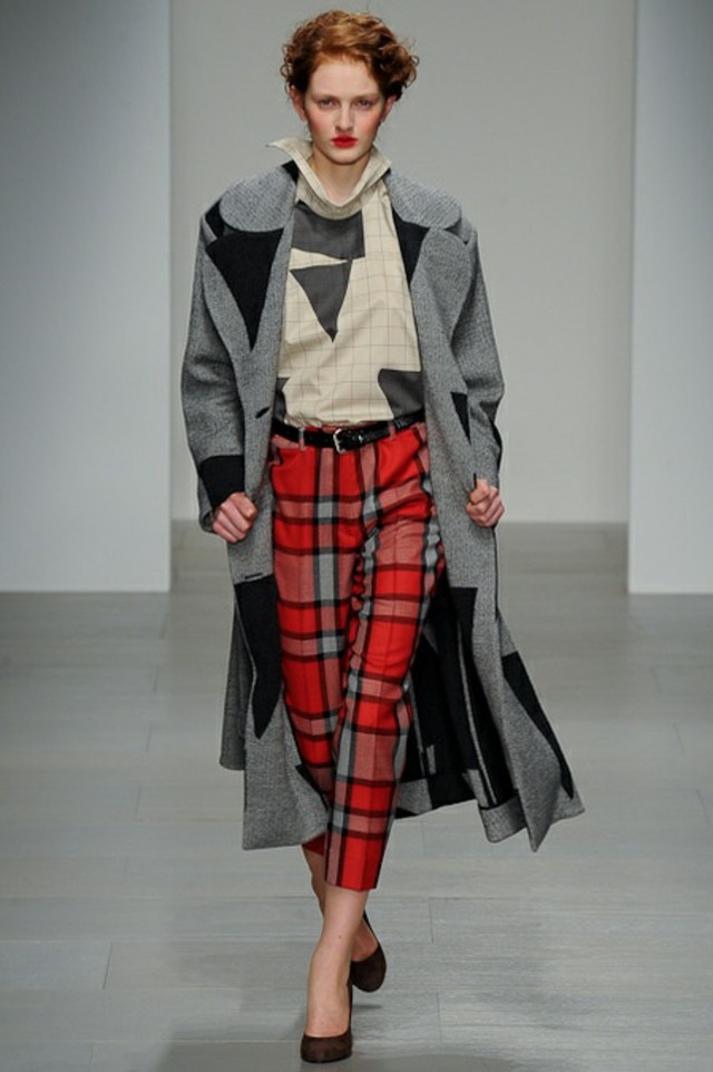 Jesenný kockovaný tvídový kabát z nohavíc Pozrite sa na Tweed Trousers Coat 2014 2015vivienne-westwood7
