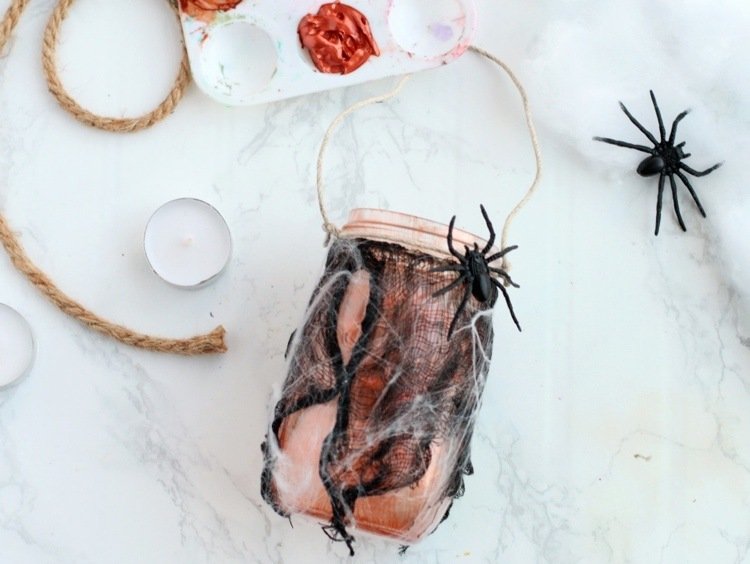 Vyrobte si svoj vlastný halloweensky lampáš z džemov