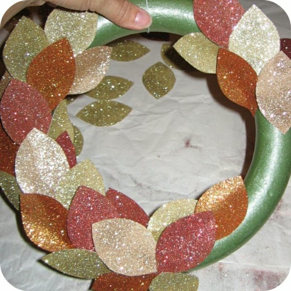 Glitterový sprej na výrobu polystyrénového venca