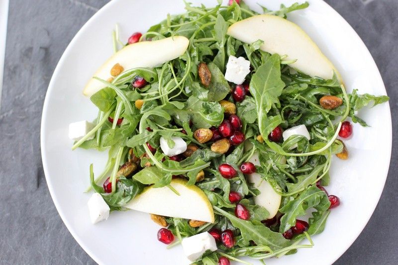 Jesenný šalát s hruškami - chutný a ľahký recept Jeseň-šalát-hruška-rukola-granátové jablko-Shafskaese