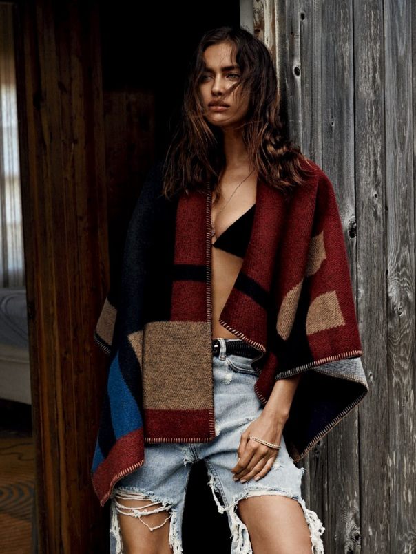 Jesenné výstrihy Ponchos Jeans trendov v ženskej móde Módne ponchos džínsy prerušujú trendy dámskej módy 2014