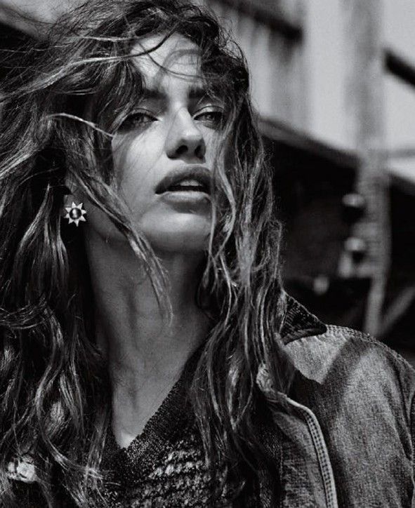 Dámska módna jesenná kožená bundová bunda Irina Shayk Dámska módna jesenná kožená bunda sveter sieťovaná