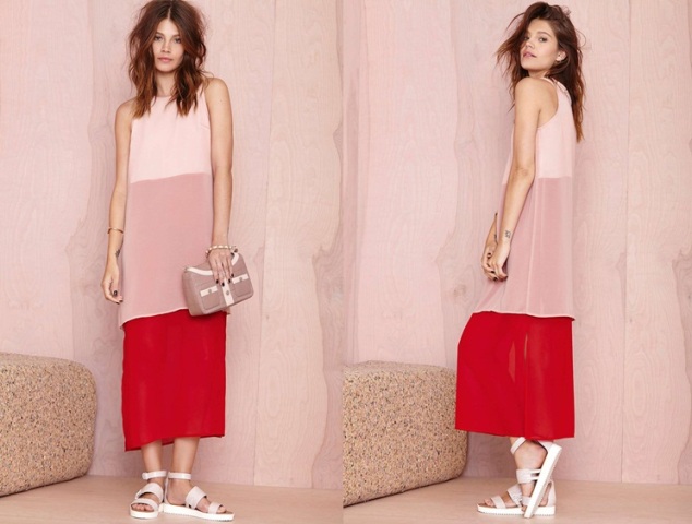 elegantný jeseň módne ružovo červené dlhé šaty koktejl Štýlový kokteil v ružovo červených dlhých šatách