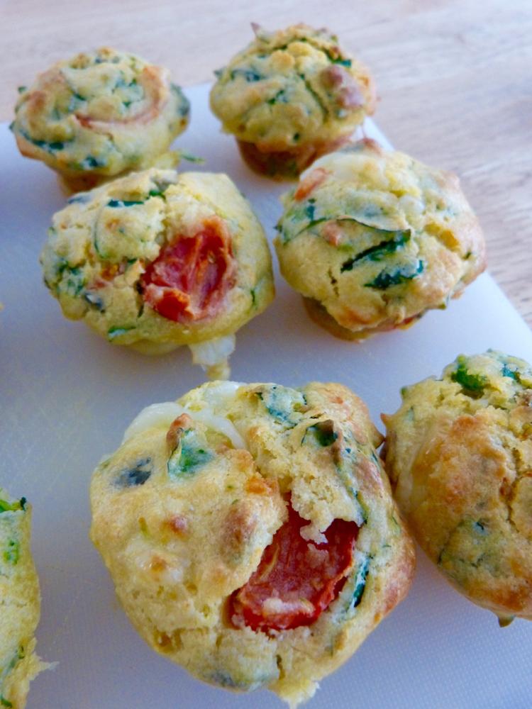 slané-muffiny-recepty-vegetariánske-mozzarella-paradajkové-chutné