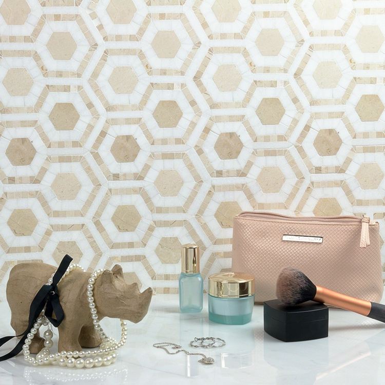 šesťuholník-dlaždice-nápad-vzor-mozaika-kameň-béžovo-biely