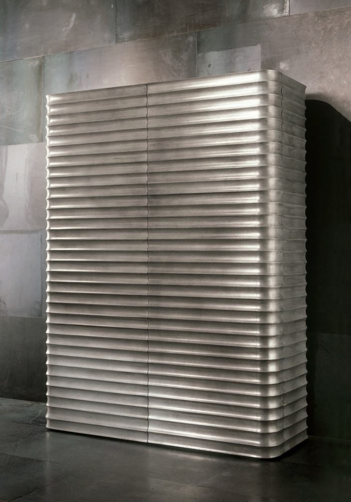 Highboard dizajn s dverami v kovovom vzhľade-DONOSTIA od Fratelli Boffi Priemyselný-elegantný-highboard-dizajn-s-dverami-DONOSTIA -Fratelli-Boffi