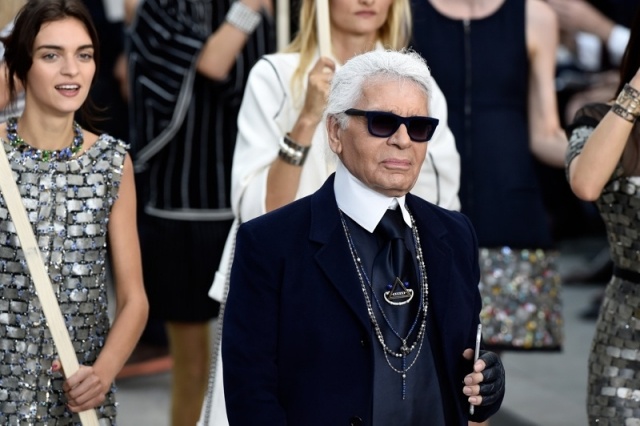 Karl-Lagerfeld Chanel-Show-2015-jarné leto v Grand-Palais Karl-Lagerfeld-Chanel-Show-2015-jar-leto-Grand-Palais-Paris-Prêt-à-Porter
