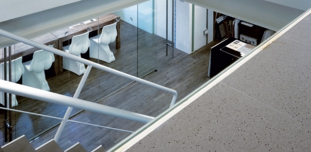 biele kancelárske stoličky-provokatívny dizajn-ho-jej casamania kancelárske stoličky-provokatívny dizajn-taliansky him-her casamania