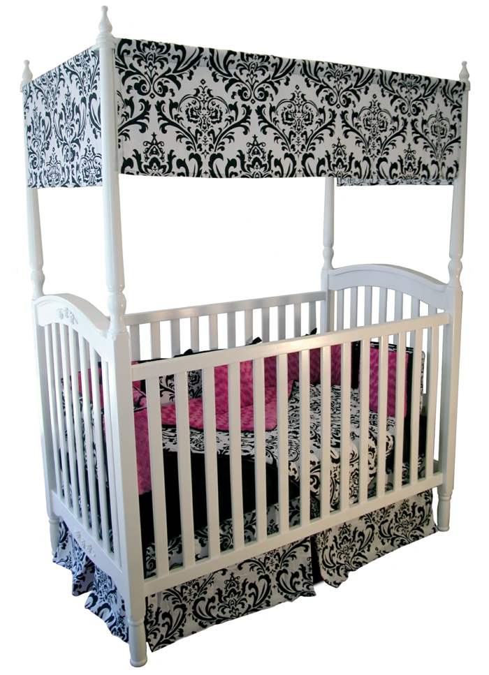 Baldachýn pre detskú posteľ v barokovom štýle v barokovom štýle-posteľ s baldachýnom v detskej izbe