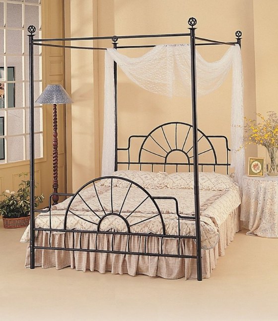 romantická posteľ s baldachýnom Venezia Umelecké nápady tipy na zariadenie klasické postele-nápady-kovový rám-hodváb-šifón-prehoz