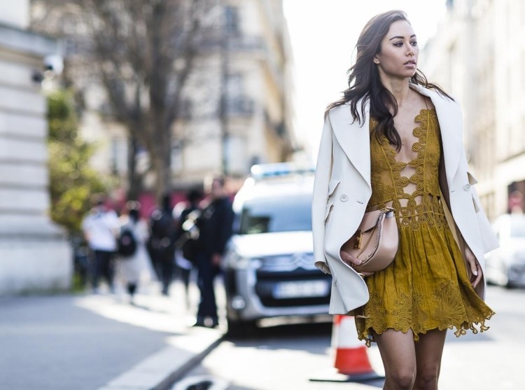 Hippie Chic -mode-boho-dress-mustard-yellow-blazer-cream-white-bag-city