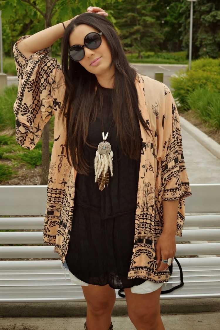 hippie-šik-móda-boho-kimono-outfit-čierna-blúzka-slnečné okuliare-veľké