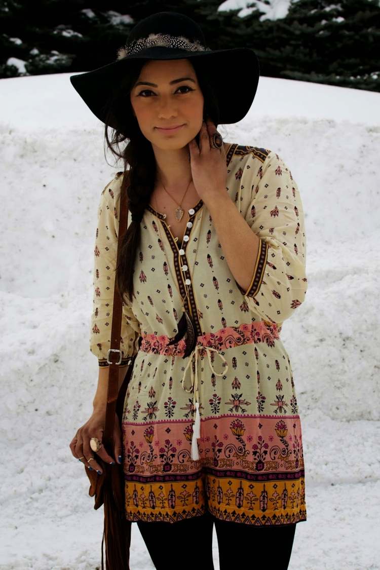 hippie-chic-fashion-boho-fedora-klobúk-blúzka-vzor-ľudové motívy-strapce