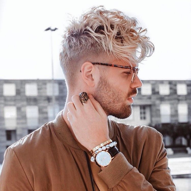 hipster-účes-muži-kučery-blond