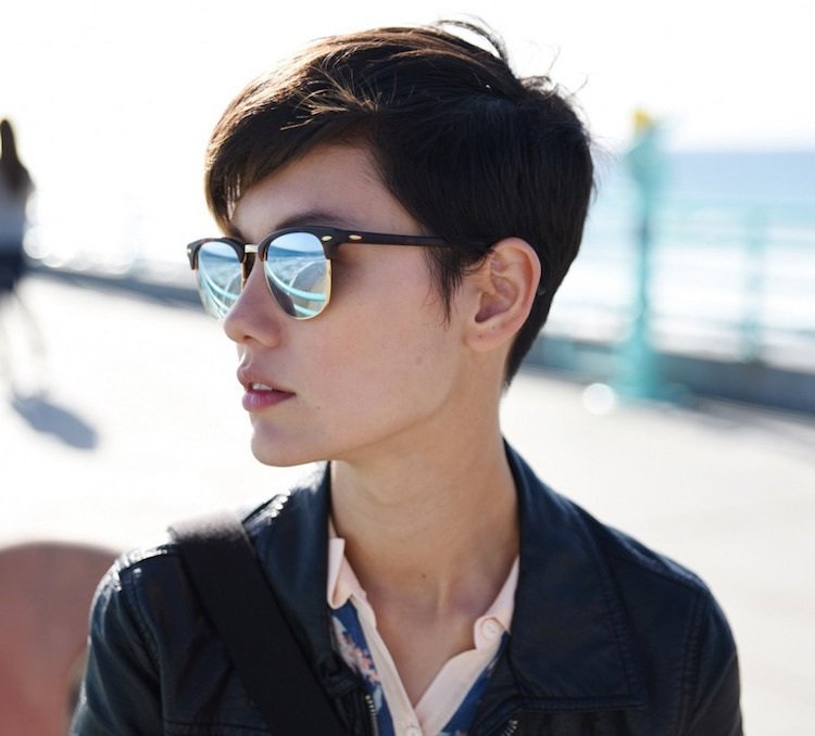 Hipsterská móda-dámske slnečné okuliare-krátke vlasy-účes