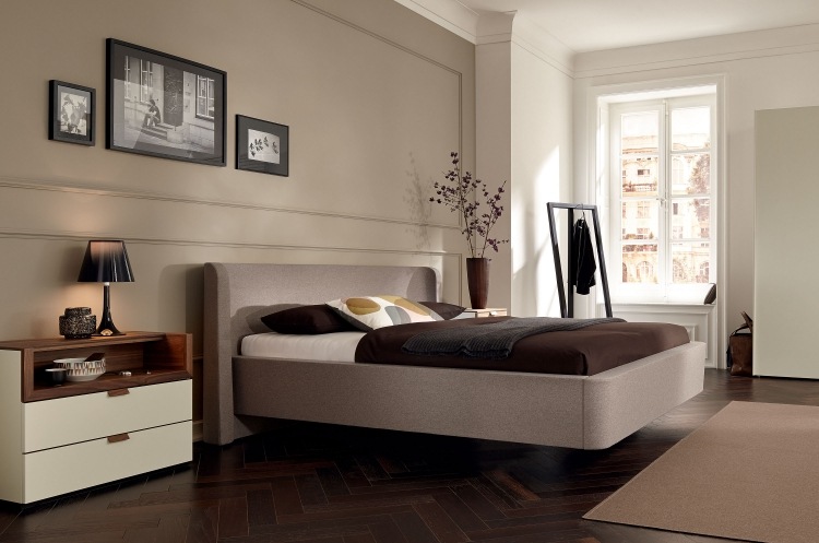 sera-hulsta-postele-voľne-plávajúce-hnedé