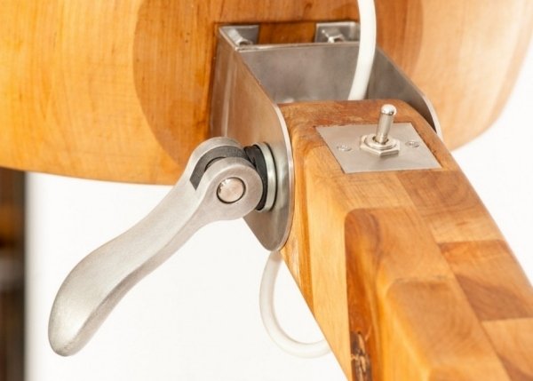 Podlahové svietidlo otočné tienidlo z nerezovej ocele Podlahová lampa otočné tienidlo z nehrdzavejúcej ocele, drevené tienidlo