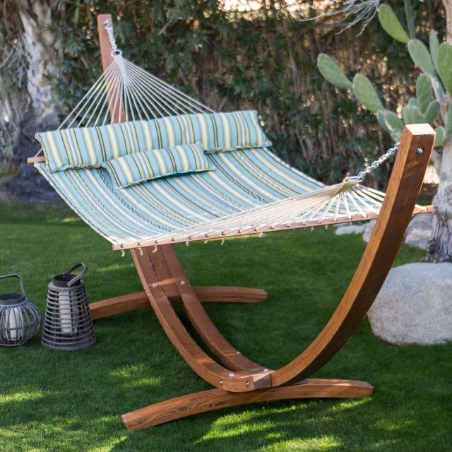 Navrhuje lampiónové pruhy modrobiely drevený rám