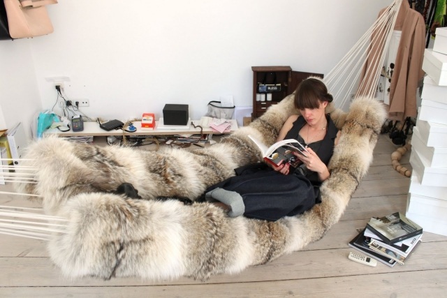 Návrhy žena časopis čítať zvyšok mäkké pohodlné