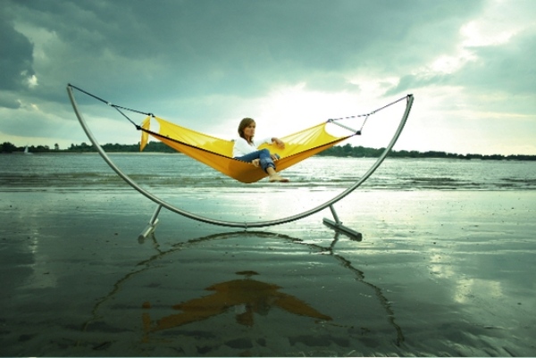 Záhradný nábytok so závesným kreslom