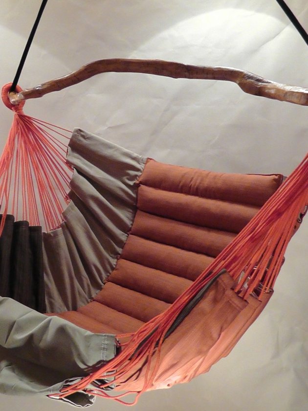 ružový farebný drevený rám extrémne odolný voči poveternostným vplyvom