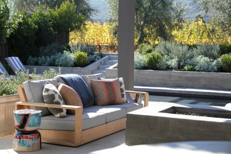 Vytvorte záhradu na svahu - sukulenty vo vyvýšených záhonoch Zvýšená posteľ-stavba-betón-nápady-záhrada-svah