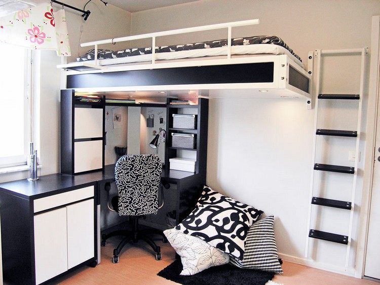 Rebrík k podkrovnej posteli pripevnenej k stene Poschodové postele-dospelí-izba-čierny-biely-rebrík-pripevnené na stenu