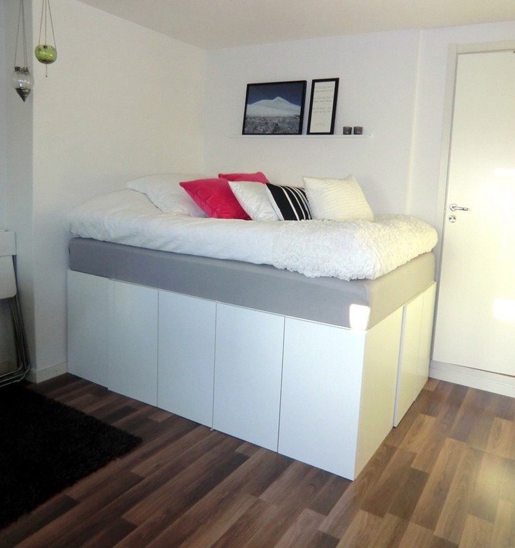 Úložný priestor pod loftovou posteľou v malej spálni Podkrovné postele-dospelí-úložný priestor-dole