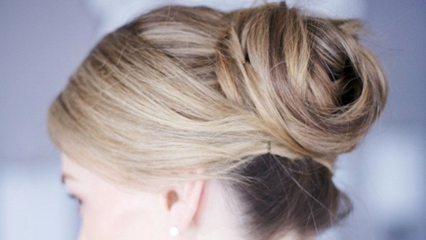 Vylepšite si blond vlasy Updo-up-vlasy