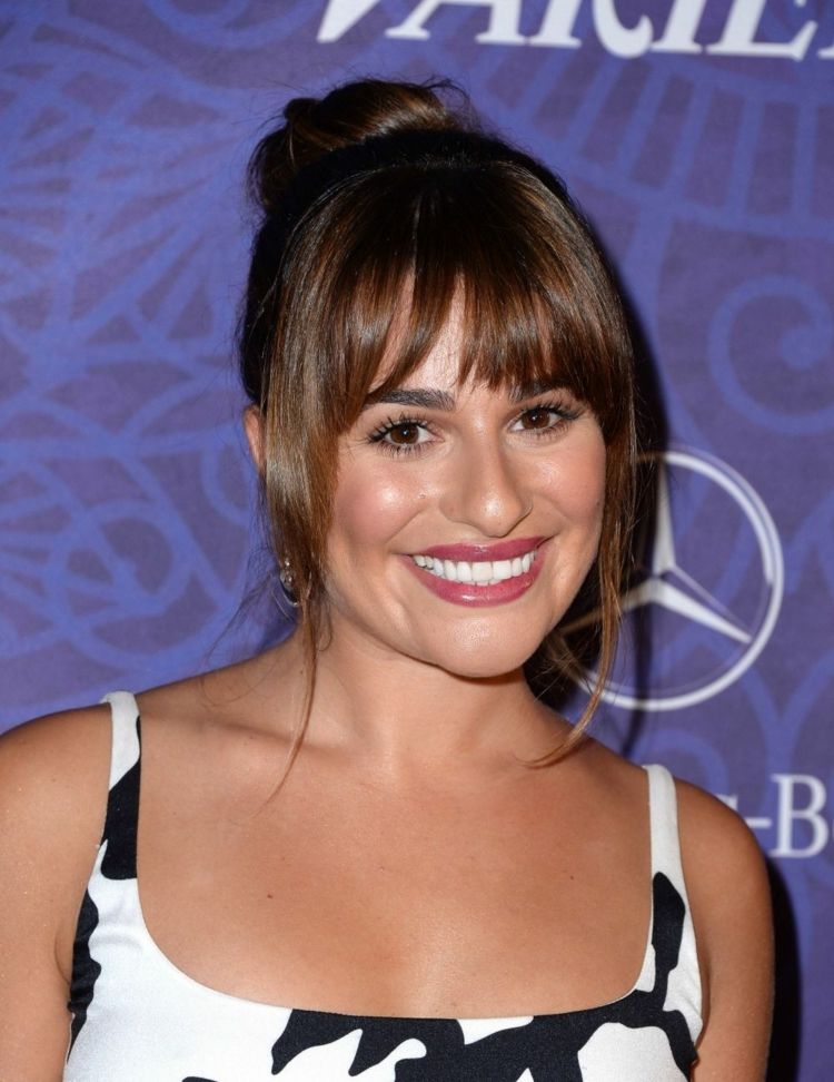 jednoduché aktualizácie pre dlhé vlasy s dlhou ofinou