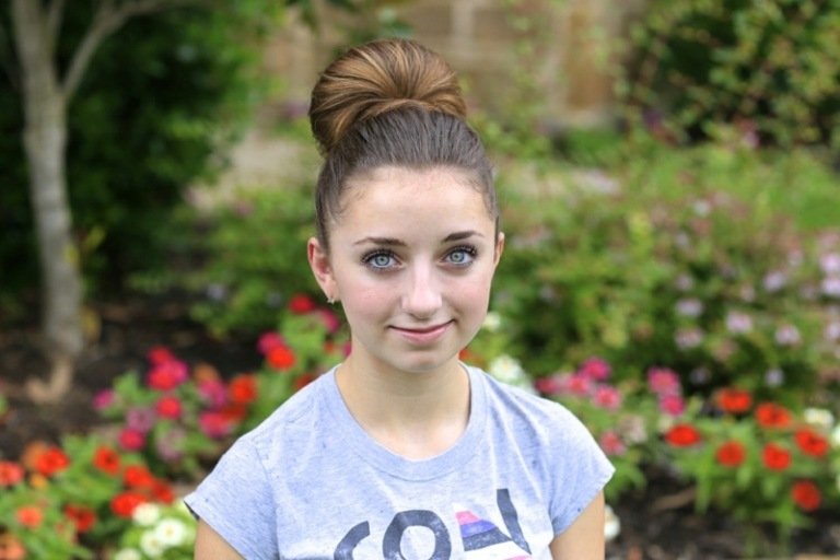 Spravte si každý deň updos z klasického drdolu