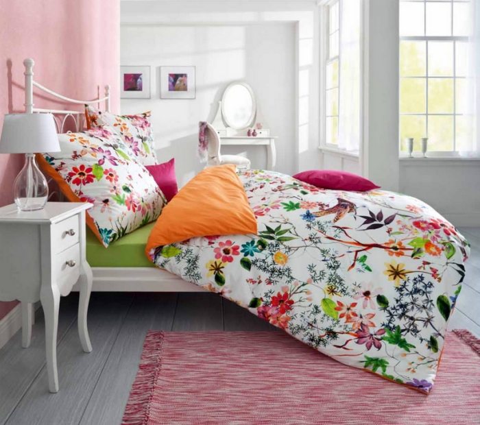 Žehliaca posteľná bielizeň-bavlna-jemné vlákno-hladké-kvetinové-vzorované-šťastné farby