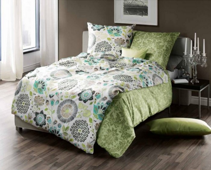 Vysoko kvalitná posteľná bielizeň-fleuresse-mako-satén-jemne vzorovaná-kvetinová