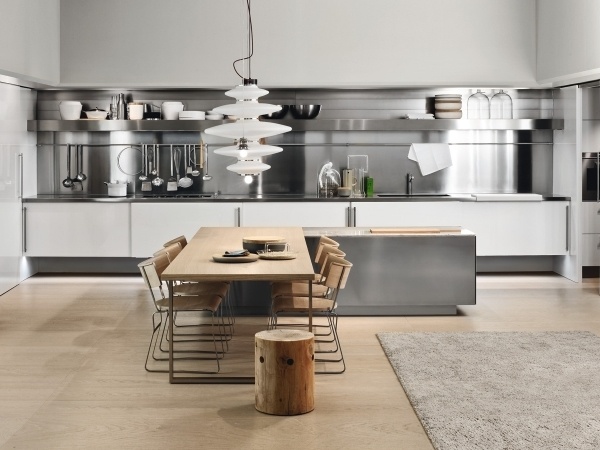 moderná dizajnérska kuchyňa taliansko kovová kuchynská linka