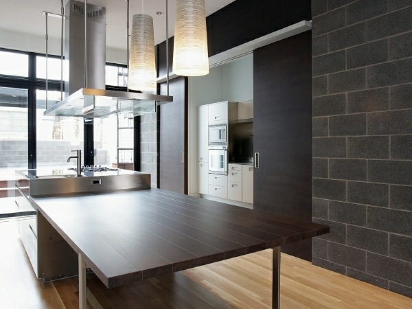 Tehlový stenový kuchynský podkrovný byt