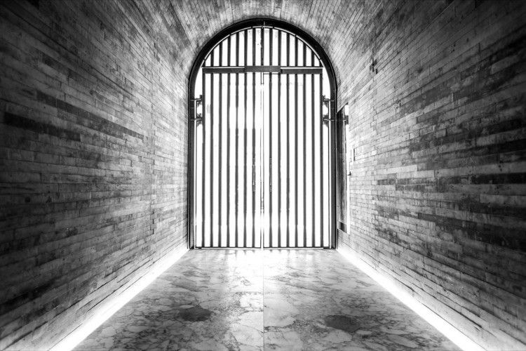 vysokokvalitné materiály-svetlo-butik-hotel-vchod-mramorová podlaha