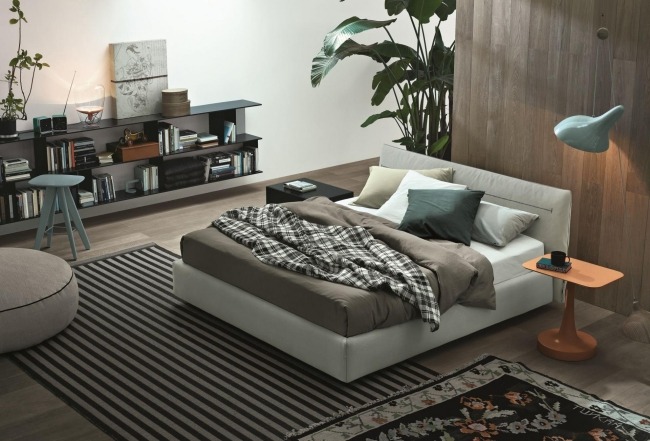 Čalúnená posteľ do spálne Jaqueline od Poliform Möbel