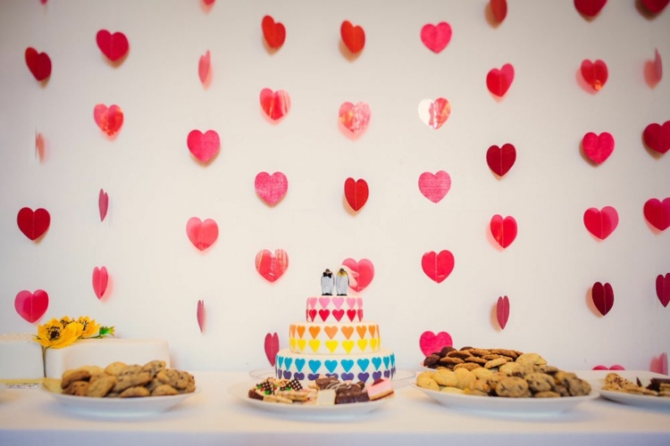 Svadobný retro farebný vzor veniec srdiečka